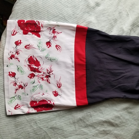 Dress with Roses - Picture 5 of 7